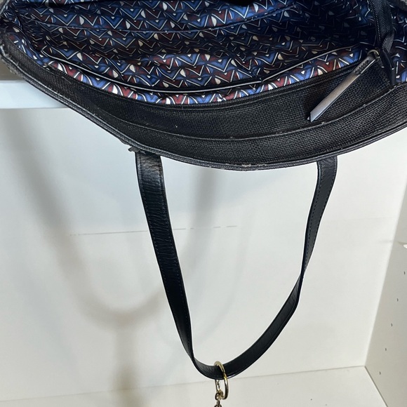 Black shoulder bag with cute tassel and slim marching clutch - Picture 4 of 4